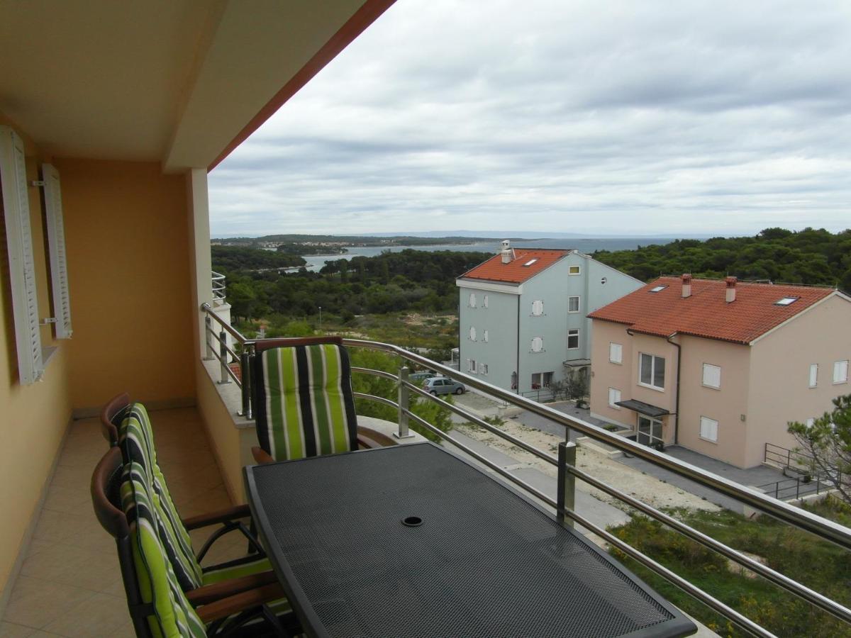 Bentley - Sea-View - 2 Bedroom Apartment Premantura Dış mekan fotoğraf