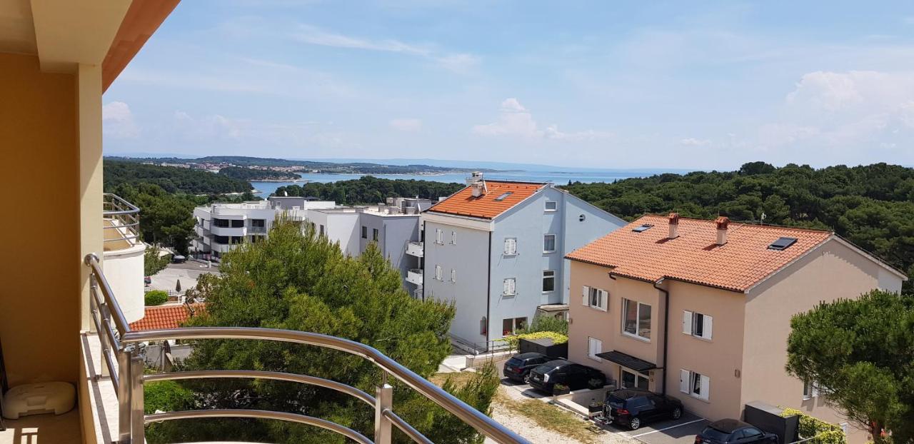 Bentley - Sea-View - 2 Bedroom Apartment Premantura Dış mekan fotoğraf